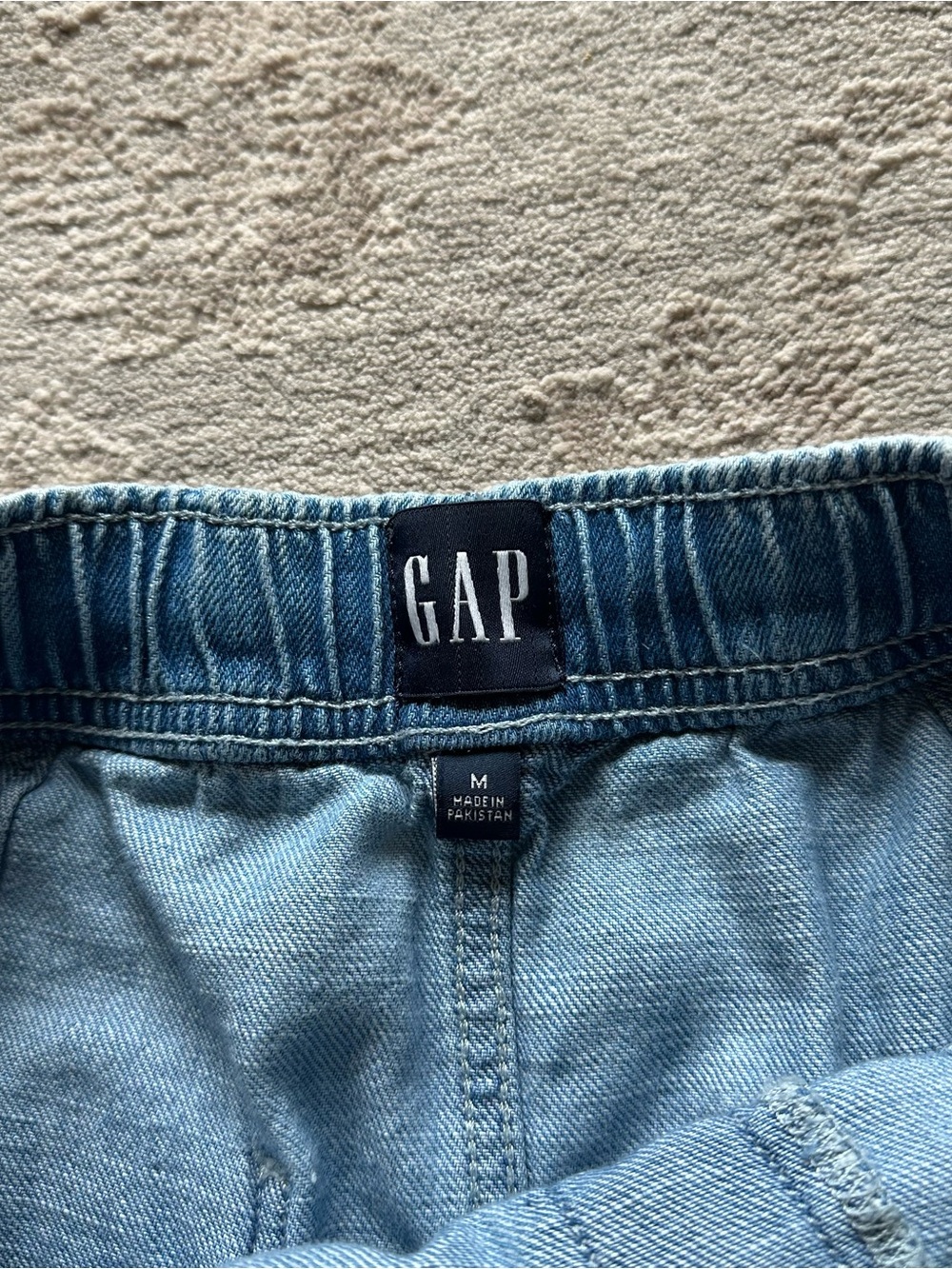 Gap The Easy Short Light Wash Elastic Waist Drawstring Denim Shorts Light Blue - Picture 2 of 4